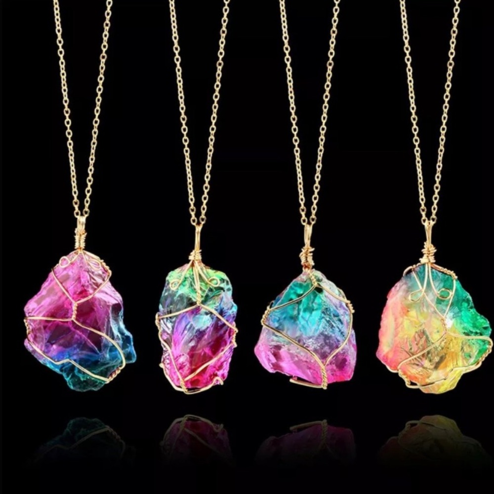 ☀️ New! Boho Quartz, Chain length approximately 20”